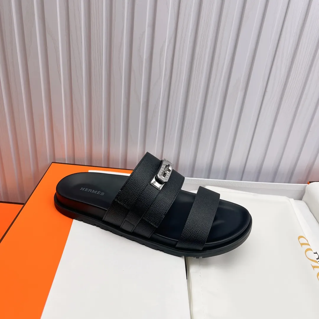 👟👟Ex-factory price 480👟👟 High version of Hermes 🐎The extremely popular couple's second uncle slippers/the latest snake print sandals and slippers, paired with various colorful socks, so trendy!  ———————— Upper: imported cowhide/Lining: imported cowhide Outsole: Tpu non-slip and wear-resistant outsole Female 36-46.
